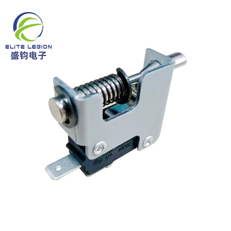 Pode-se usar álcool para limpar o microinterruptor da porta do forno?